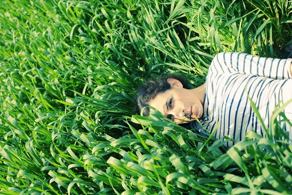 Retrato de mulher bonita — Fotografia de Stock