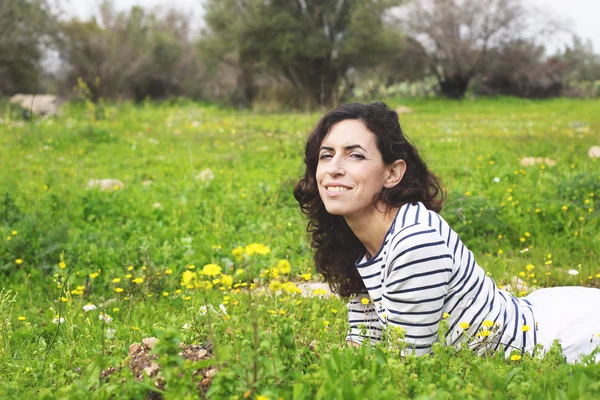 Retrato de mujer hermosa —  Fotos de Stock