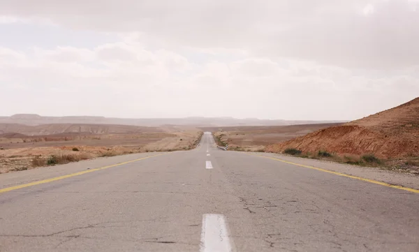 Weg in de Negev woestijn — Stockfoto