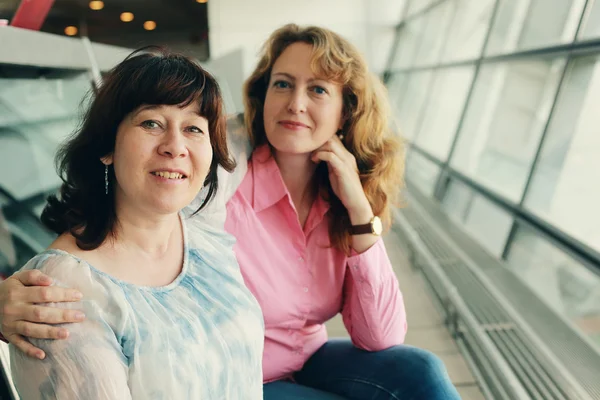 Portrait of two beautiful women — Stock Photo, Image