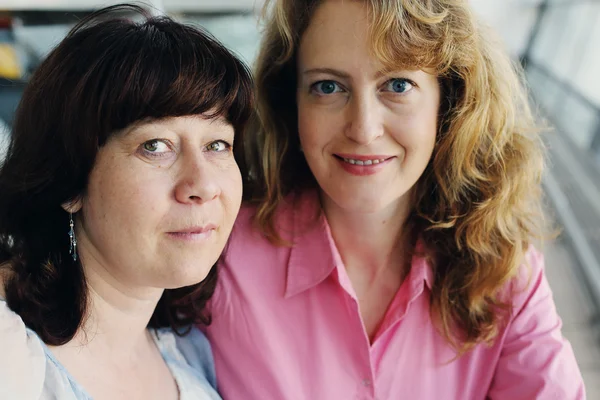 Portrait of two beautiful women — Stock Photo, Image