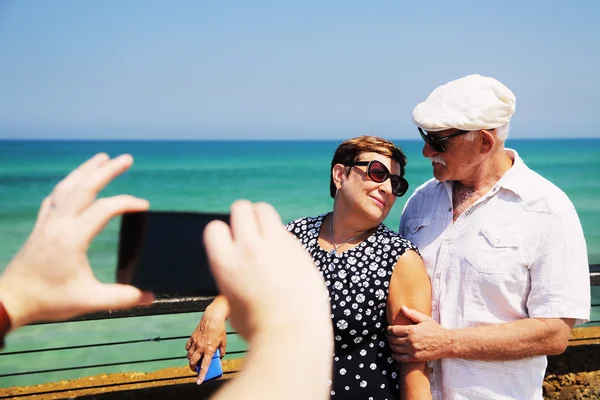 Traveling senior couple — Stock Photo, Image