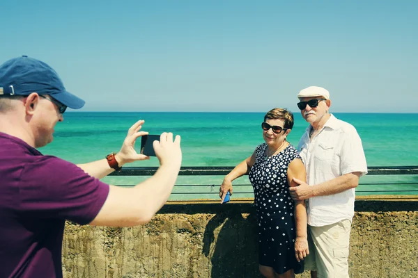 Cestující starší pár — Stock fotografie