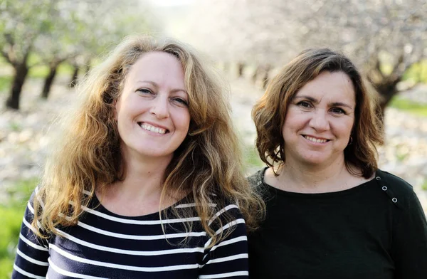 Retrato Cerca Dos Mujeres Años — Foto de Stock