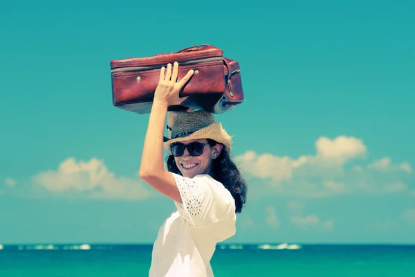 Donna con valigia — Foto Stock