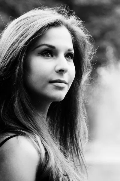 Brunette teenage girl — Stock Photo, Image