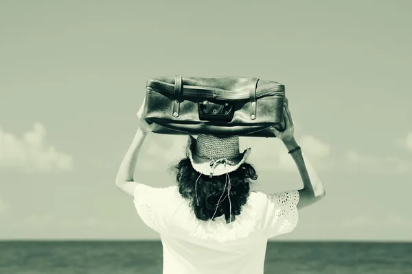 Woman with suitcase — Stock Photo, Image