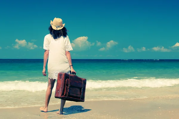 Woman with suitcase — Stock Photo, Image