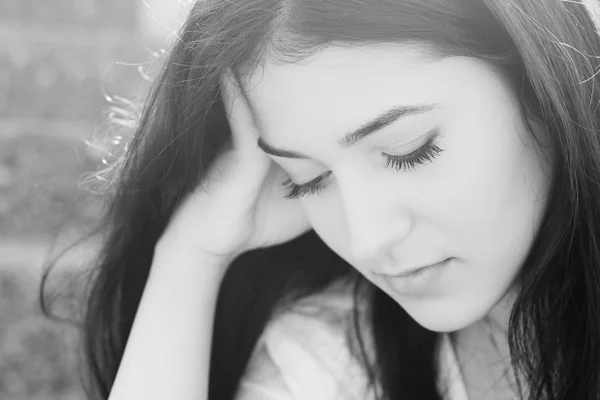 Szomorú gyönyörű tizenéves lány — Stock Fotó