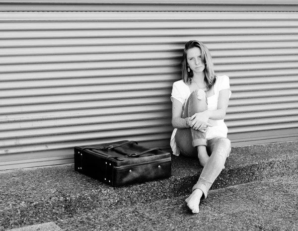 Mujer con bolso vintage — Foto de Stock