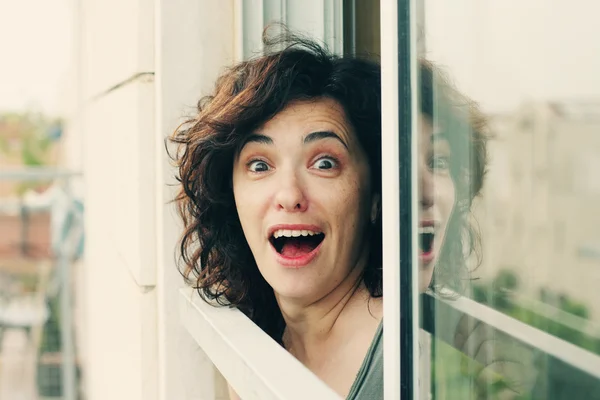 Hermosa mujer emocional — Foto de Stock