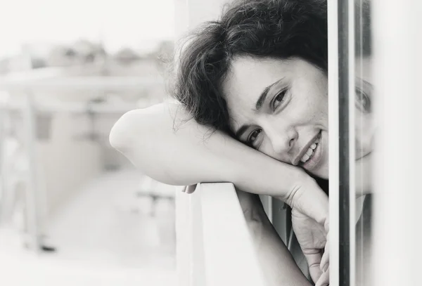 Hermosa mujer sonriente — Foto de Stock