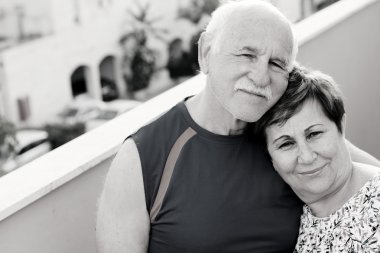 Mutlu yaşlı çift.