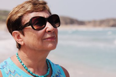 mutlu kadın kıdemli