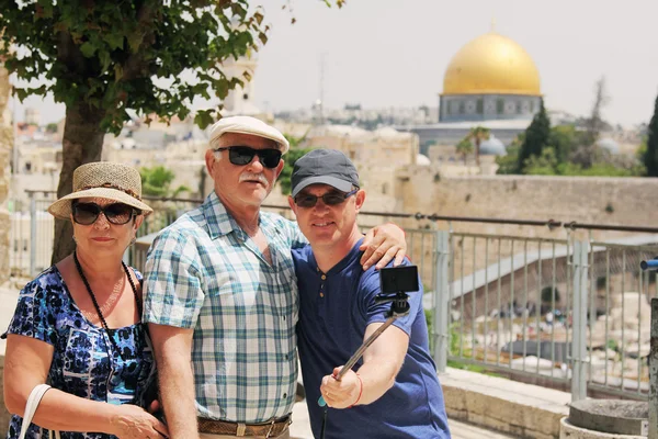 Son traveling parents — Stock Photo, Image