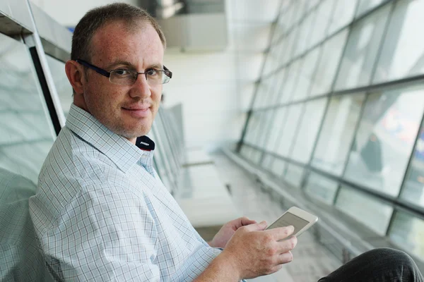 Businessman using digital tablet — Stock Photo, Image