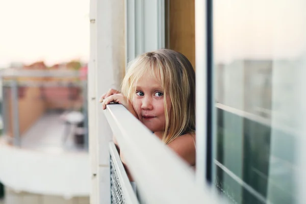 Portrait of cute girl — Stock Photo, Image