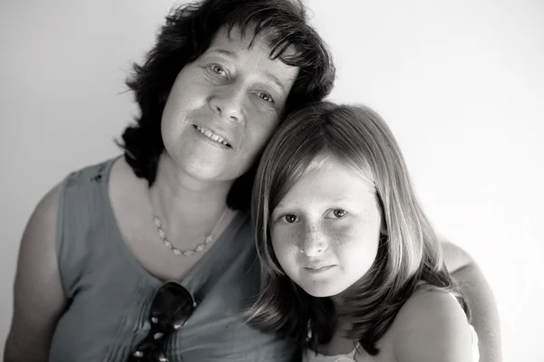 Portrait of mother and daughter — Stock Photo, Image