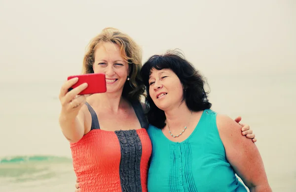 Vrienden maken selfie foto — Stockfoto