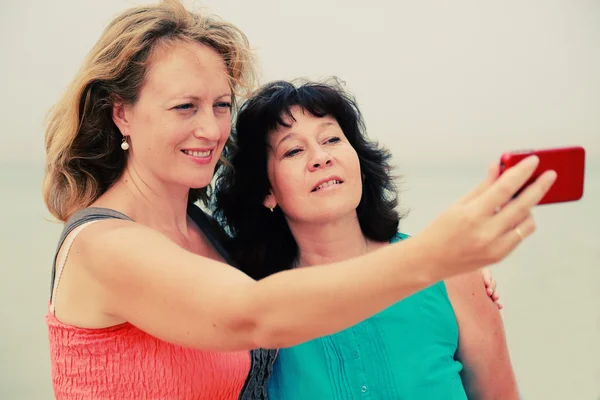 Friends making selfie photo — Stock Photo, Image