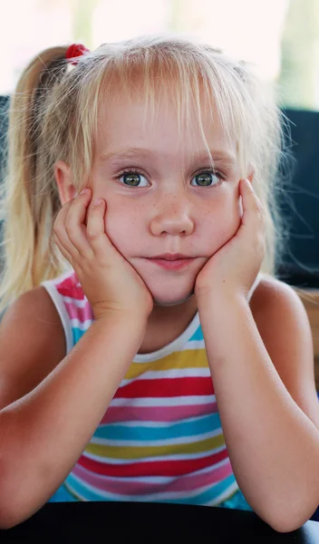 Portrait of cute girl — Stock Photo, Image