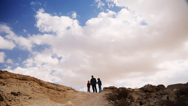 Father hiking with kids — Stock Photo, Image