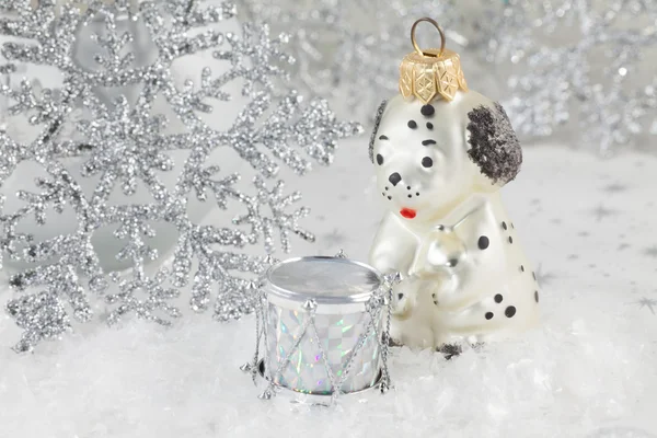 Kerstdecoraties in zilveren tinten Rechtenvrije Stockfoto's