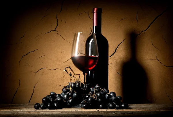 Kil mahzeninde şarap — Stok fotoğraf