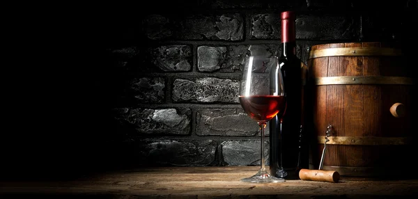 Old red wine — Stock Photo, Image