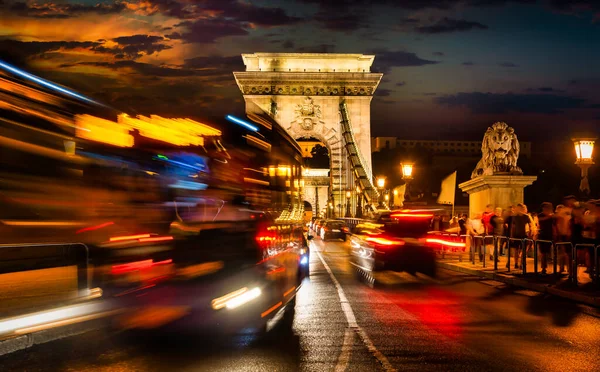 Carros e ponte — Fotografia de Stock