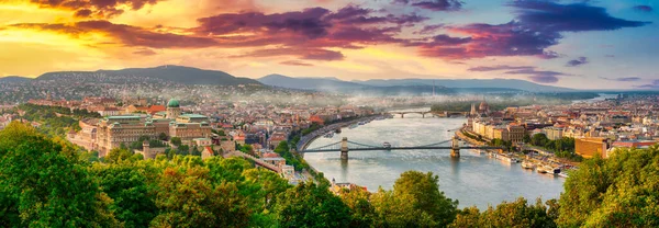 Zonsondergang over de Donau — Stockfoto