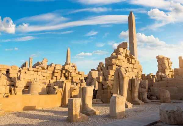 Ruiny Obeliski Starożytnej Świątyni Luksorze — Zdjęcie stockowe