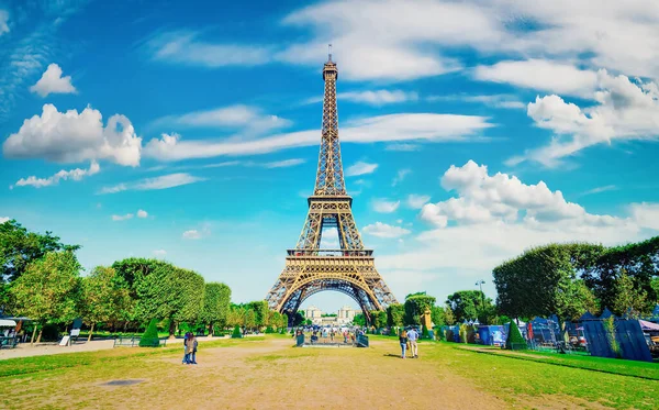 Parc et Tour Eiffel — Photo