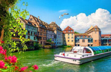 Strasbourg 'da bir gezi teknesi