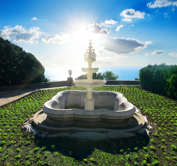 Fountain in park — Stock Photo, Image