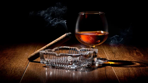 Cigar and cognac — Stock Photo, Image