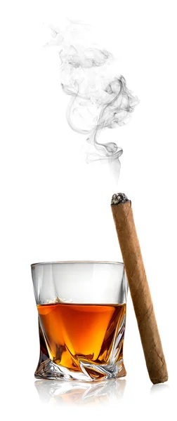 Whisky y cigarro —  Fotos de Stock
