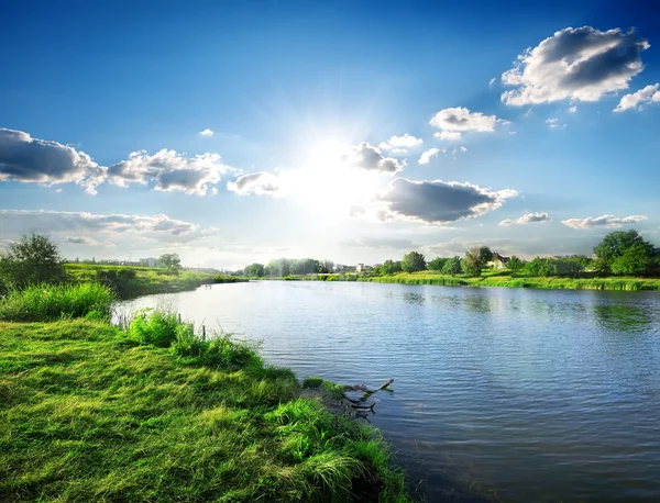 Sun over river — Stock Photo, Image