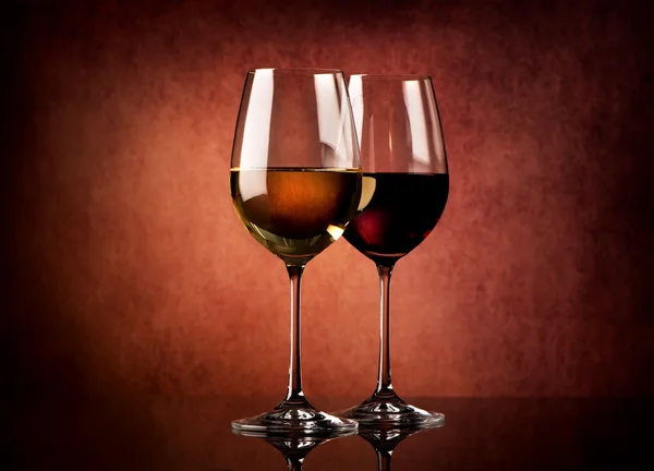 Vinho sobre fundo texturizado — Fotografia de Stock