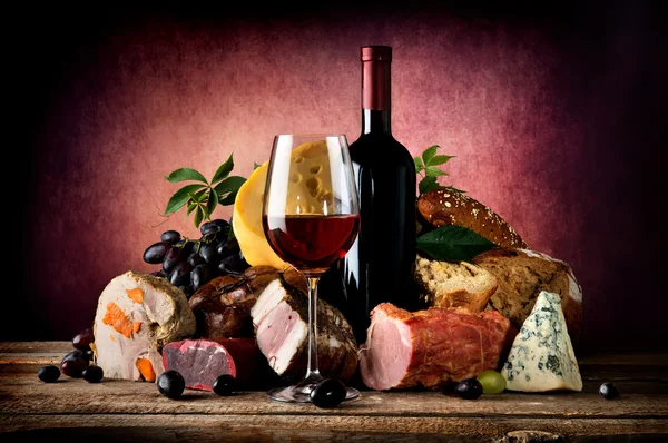 Viini ja ruoka — kuvapankkivalokuva