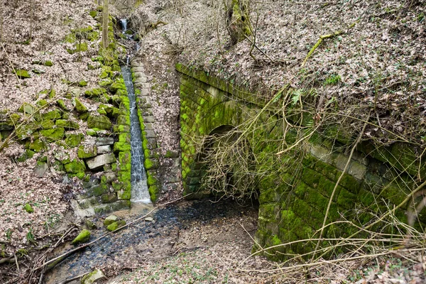 Заброшенный тоннель — стоковое фото