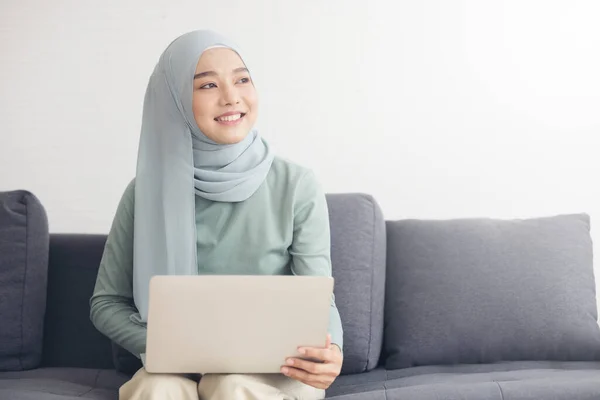 Portrait Young Happy Muslim Woman Hijab Working Home Using Laptop — Stock Photo, Image