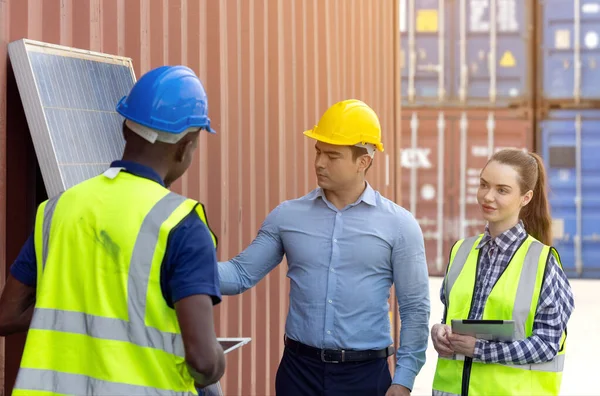 Outdoor Shot Black African Engineer Inspect Electrical Solar Panel Wearing — Stock Photo, Image