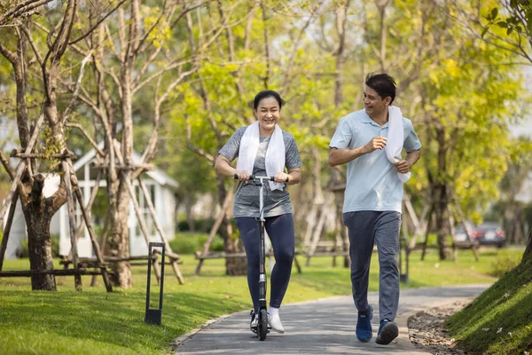 Happy Asia Senior Couple Jogging Outdoors Park — Stock Photo, Image