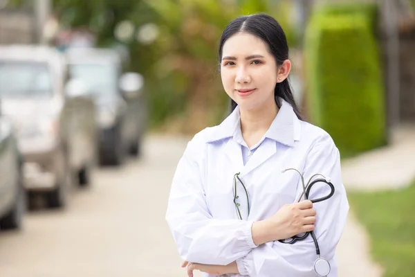 Outdoor Portrait Female Doctor Holding Stethoscope Hospital Worker Standing — Stok fotoğraf