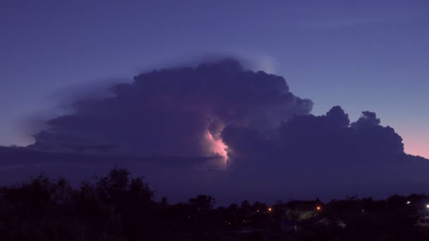 Epic Storm Clouds Lightnings Clignote Par Une Nuit Été Sur — Video