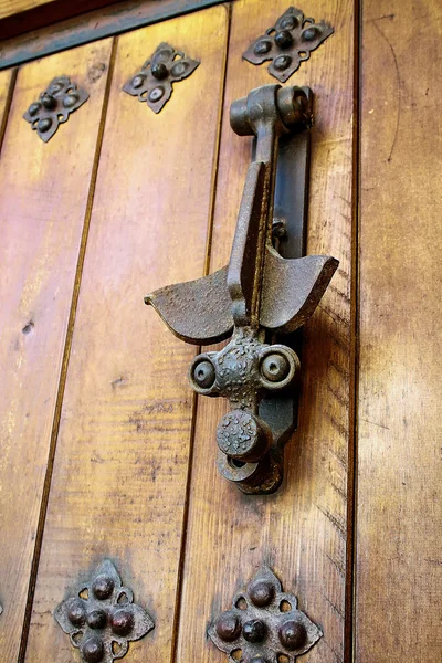 Knocker on wooden door — Stock Photo, Image