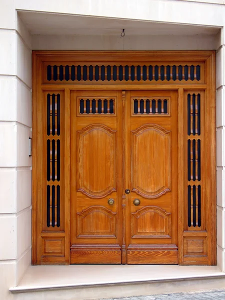Spaanse houten deur — Stockfoto
