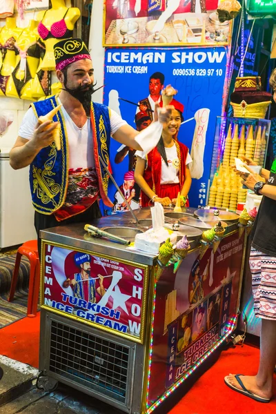 Seller of ice cream — Stock Photo, Image