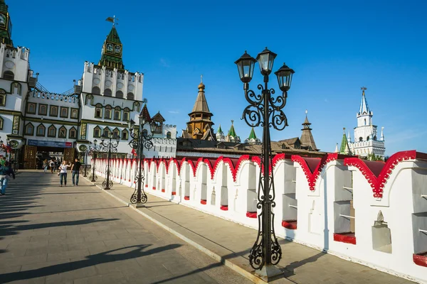 Tourists and people walking  in Moscow — Stock Photo, Image